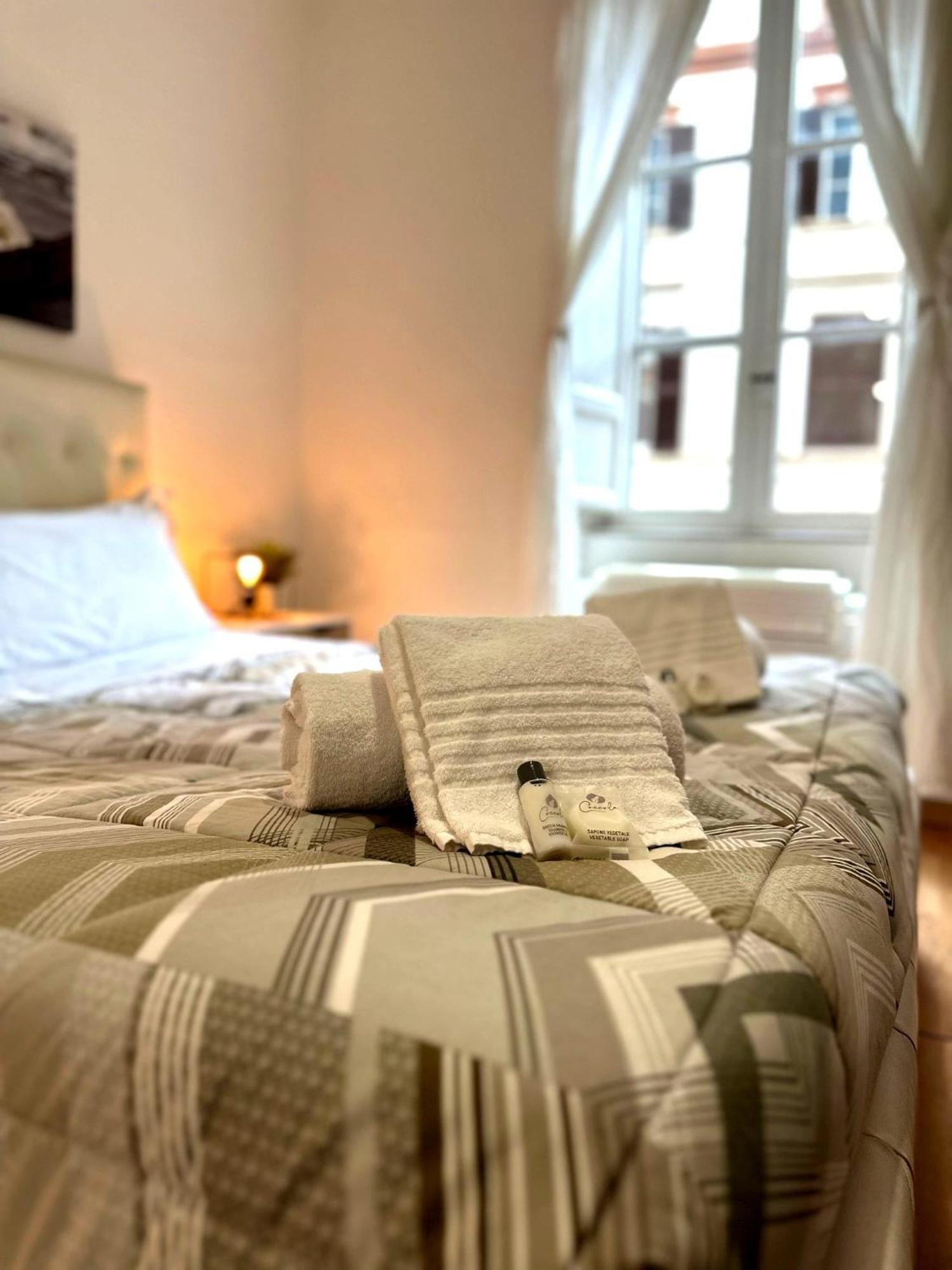 Apartment By The Colosseum - White Chic Flats Рим Екстериор снимка