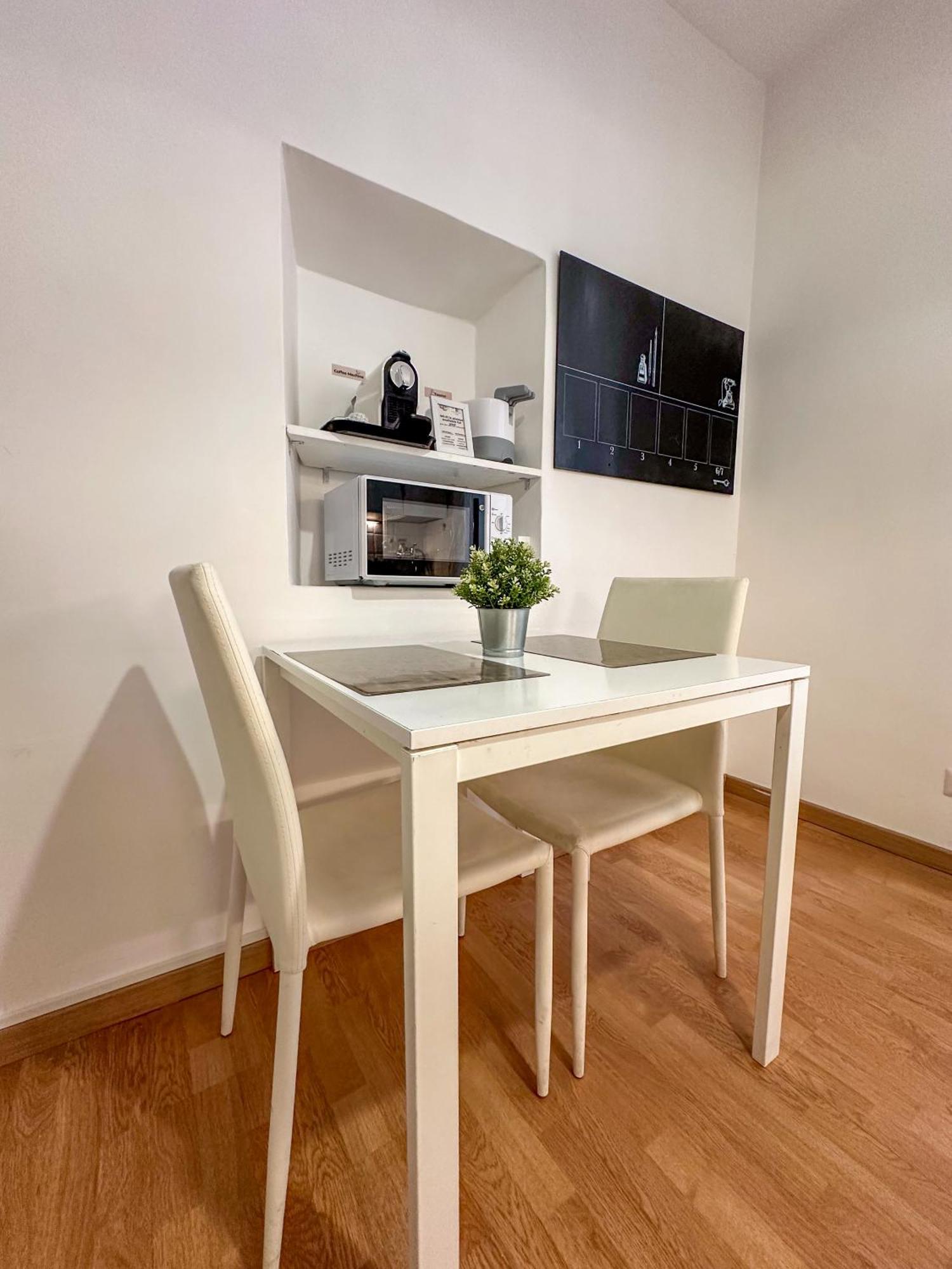 Apartment By The Colosseum - White Chic Flats Рим Екстериор снимка