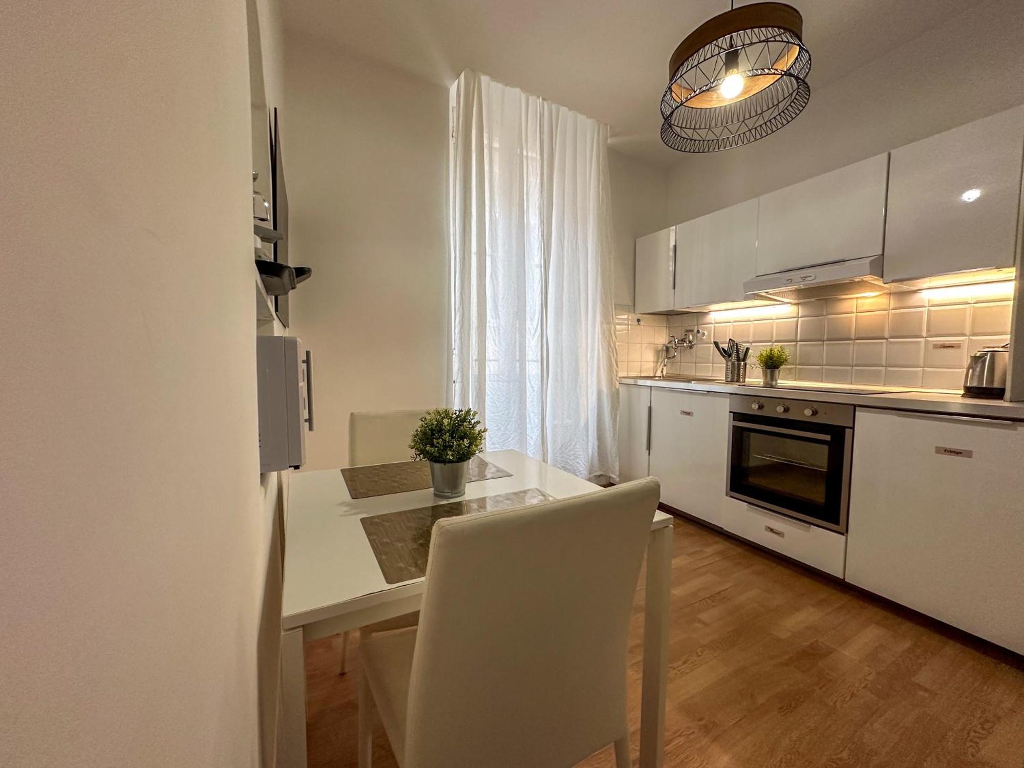 Apartment By The Colosseum - White Chic Flats Рим Екстериор снимка